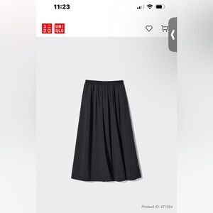 Uniqlo Black Volume Skirt